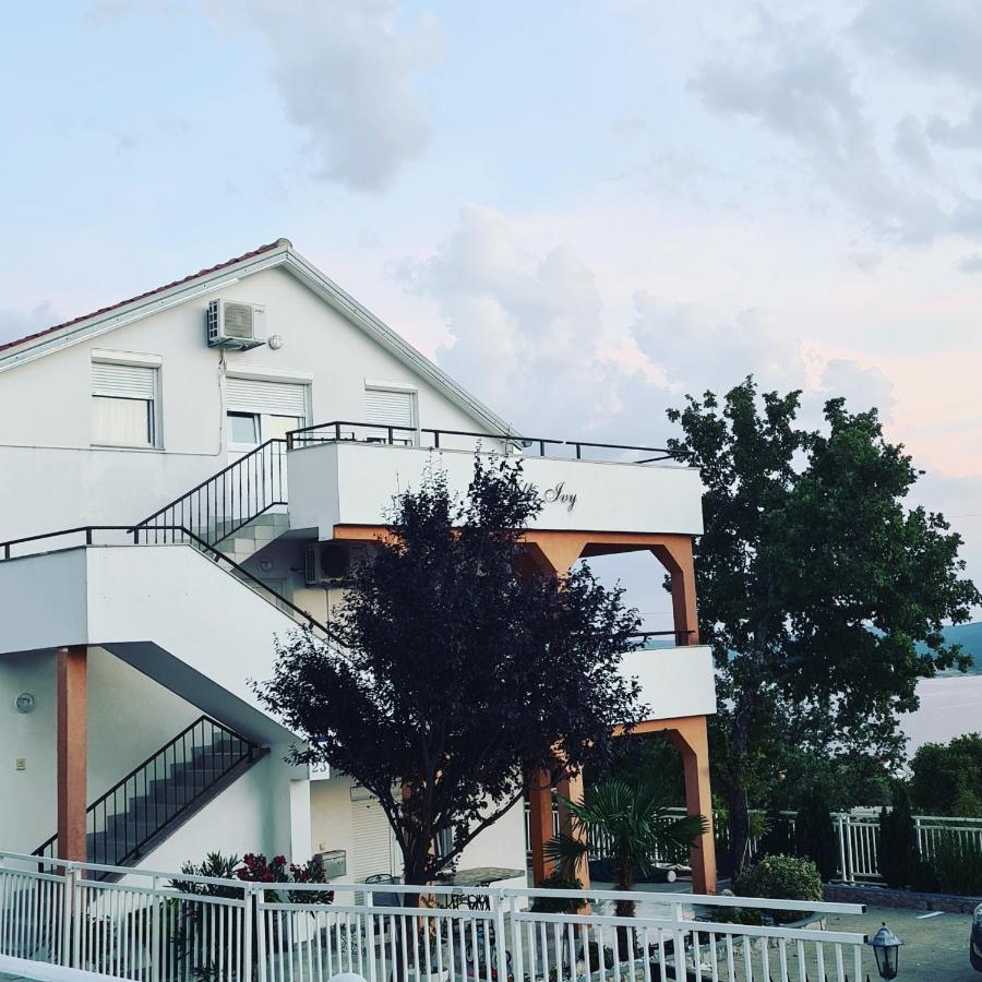 Apartments Lujic Цриквеница Экстерьер фото